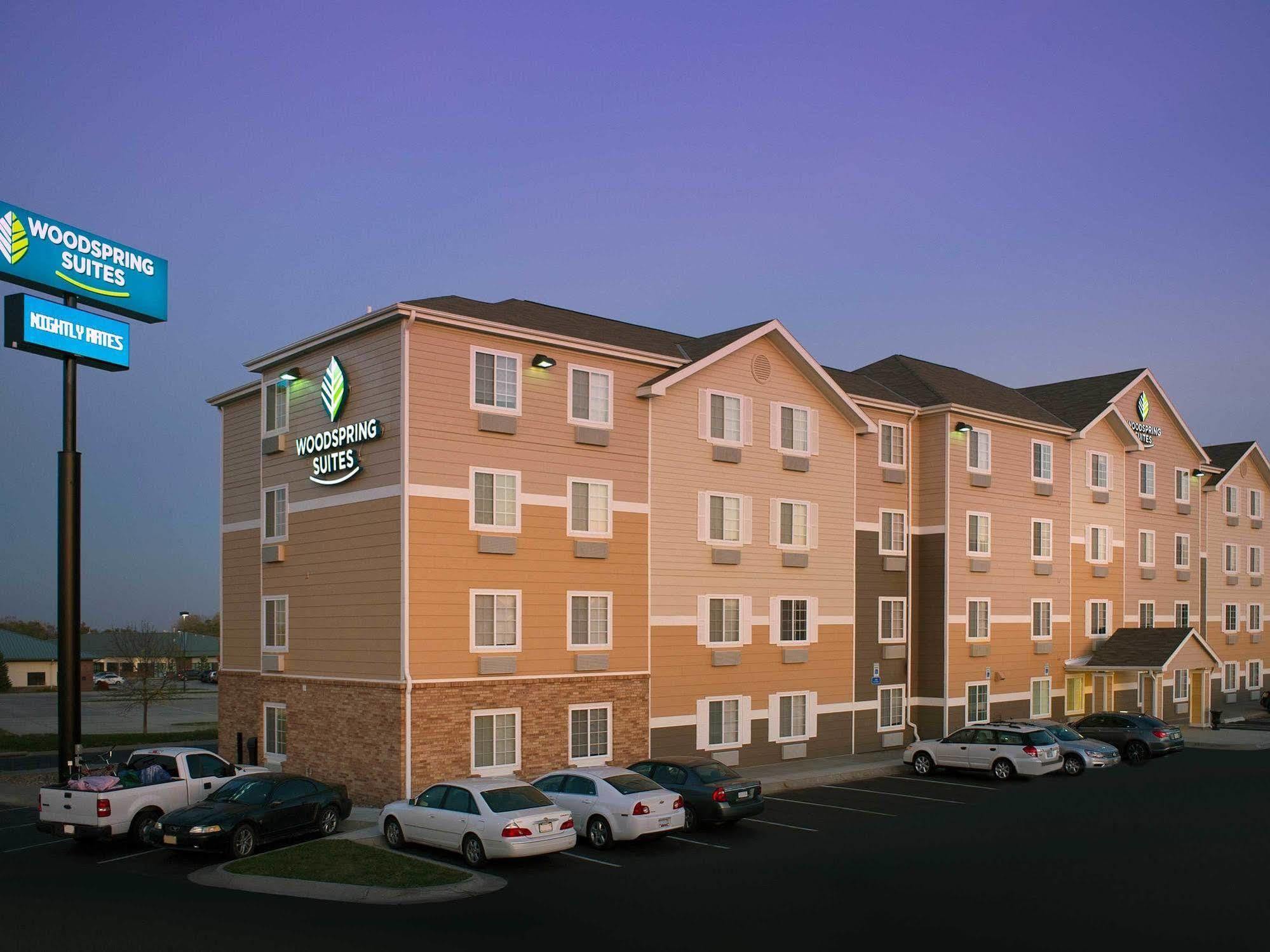 Woodspring Suites Lincoln Northeast I-80 Extérieur photo